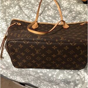 Replica tote NOT REAL with wristlet